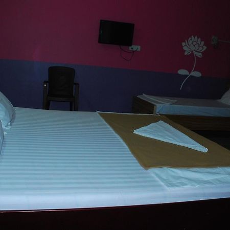Jayalakshmi Residency Hotel Tirupati Esterno foto